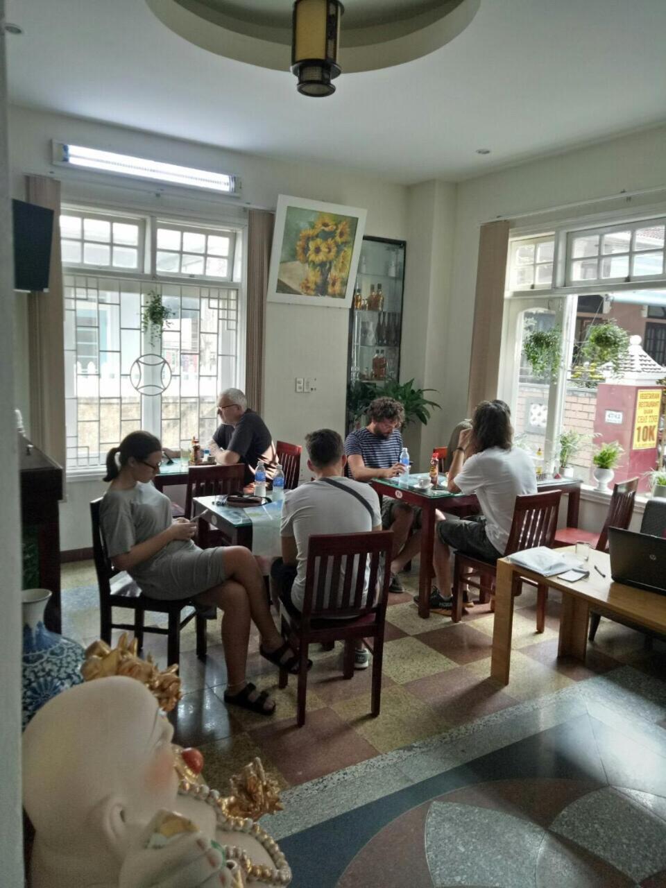 Hoang Trieu Hotel Hue Exterior photo